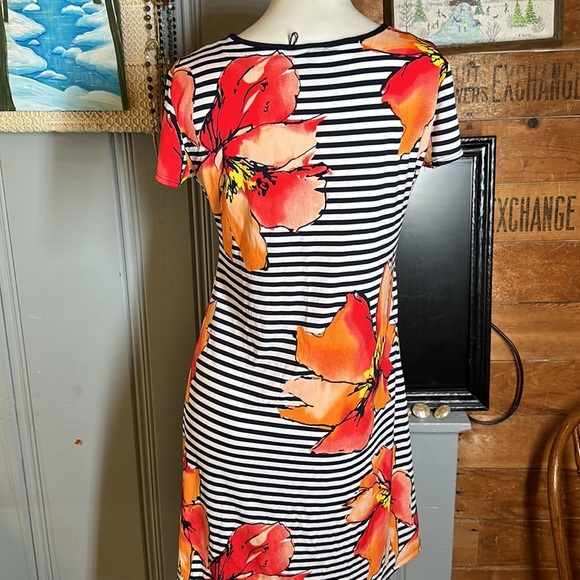 Tiana B Dress Printed Minidress bold floral and striped shirt sleeve lightweight - Picture 14 of 14